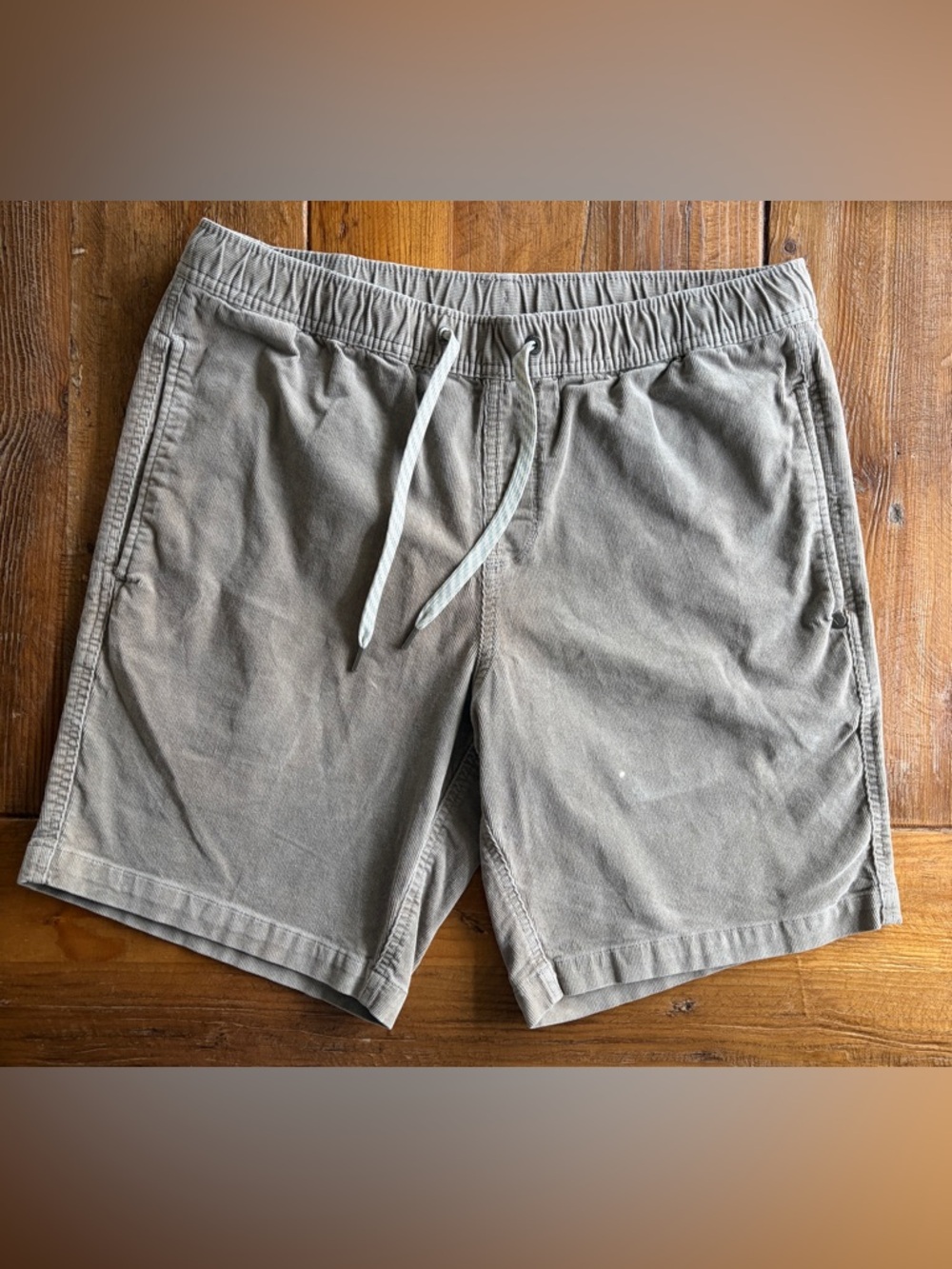 Vuori Men's Corduroy Shorts - Taupe